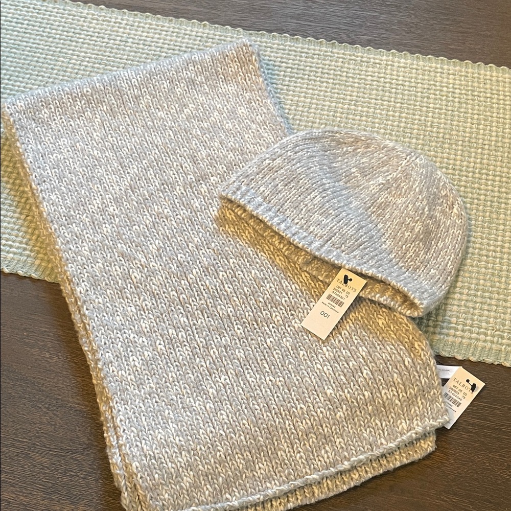 NWT Talbot’s Shaker Stitch Gray Knit Scarf and Beanie Set